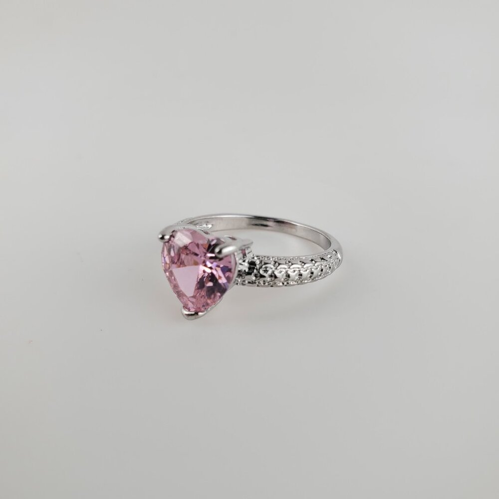 Ring - Picture 3 of 4